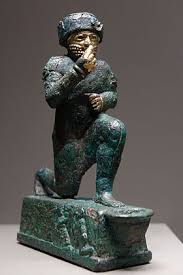 Un geste d'une liturgie antique ( Mésopotamie, 1750 avant J.-C. orant de Larsa)